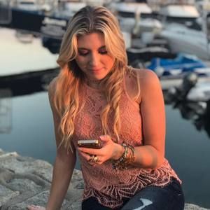 Meet your Posher, Christina